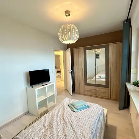 Bege Workease Lejlighed *